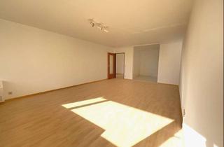 Wohnung kaufen in 76448 Durmersheim, Großzügige 2-Zimmer-Eigentumswohnung mit Balkon, Weitblick sowie Schwimmbad & Sauna