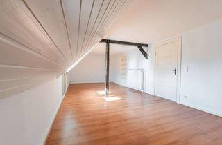 Wohnung kaufen in 24944 Mürwik, 3-Zimmer-Wohnung mit Potenzial – selbst einziehen oder clever investieren in Flensburg-Mürwik