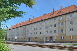 Wohnung mieten in Merseburger Straße 149, 06112 Damaschkestraße, Auch für WG geeignet !