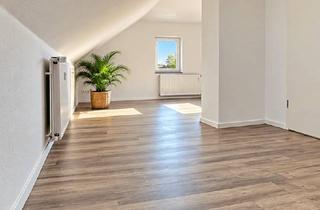 Wohnung mieten in 26603 Aurich, SINGLE(T)RAUM im Dachgeschoss | 1 Raum | Dachschrägen | Badewanne