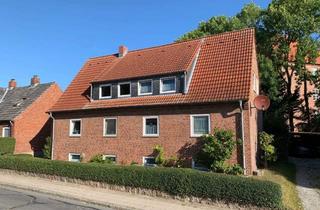 Mehrfamilienhaus kaufen in 23758 Oldenburg, solides Mehrfamilienhaus mit Entwicklungspotenzial