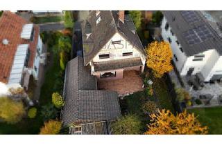 Haus kaufen in Dorfstraße, 53913 Swisttal, Zweifamilienhaus mit Garten, Balkon & 2 Garagen – Platz für zwei Generationen in Morenhoven