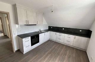 Haus mieten in Loheweg, 91056 Dechsendorf, Gemütliche 2,5 Zimmer Wohnung 2 OG in Erlangen - Dechsendorf Loheweg 2