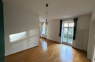 Wohnung kaufen in Wartenburgstraße, 10963 Kreuzberg, Attraktive 2-Zimmer-Wohnung mit Balkon und großzügigem Innenhofgarten in Berlin-Kreuzberg