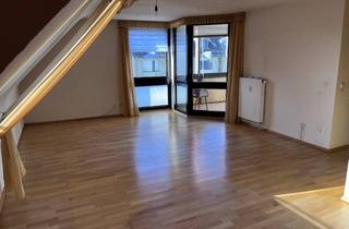Wohnung kaufen in 90480 Nürnberg, Freie - helle und großzügige Wohnung - Schöne Loggia - TG-Stellplatz - Drittes Zimmer möglich