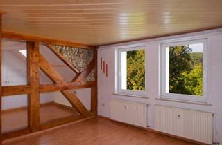 Wohnung mieten in Leonhardtstraße, 07973 Greiz, Gemütliche Etagenwohnung mit Dachschrägen, Sichtbalken und offener Küche - EBK möglich
