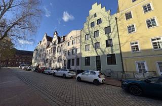 Wohnung kaufen in 18055 Stadtmitte, Maisonette-Dachgeschosswohnung am Neuen Markt!