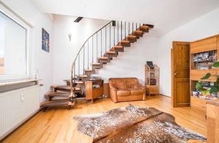 Wohnung kaufen in 90459 Nürnberg, Oben ankommen und direkt einziehen. Großzügige Maisonettewohnung über zwei Etagen mit Dachterrasse