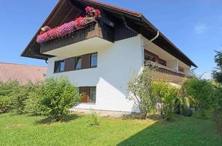 Wohnung kaufen in 87466 Oy-Mittelberg, Gepflegte 3-Zimmer-Wohnung mit Südbalkon, herrlichem Bergblick und Tiefgaragenstellplatz im Allgäu