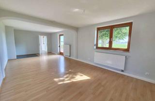 Wohnung mieten in 85399 Hallbergmoos, Ein kleines Haus im Grünen