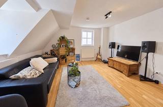 Wohnung mieten in 95444 City, Altbaucharme trifft Innenstadtleben – Wohnen mit Stil