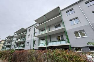 Wohnung mieten in B.-Brecht-Str. 33, 39218 Schönebeck, Rundum modernisiert - innen wie außen in neuem Glanz - 3-Zimmer-Wohnung mit großem Balkon
