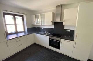 Wohnung mieten in 87471 Durach, Geschmackvolle Hochparterre-Wohnung mit drei Zimmern, Balkon, Gemeinschaftsgarten und Einbauküche
