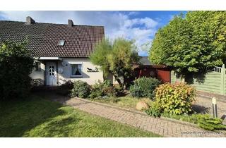 Doppelhaushälfte kaufen in 21502 Geesthacht, Solide Doppelhaushälfte mit großem Garten & vielseitigem Hofgebäude in der HEW-Siedlung