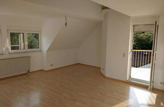 Wohnung kaufen in Niederweg, 90427 Schniegling, Gepflegte 2,5-Zimmer Maisonette-Wohnung mit Balkon in Nürnberg-Schniegling