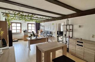 Wohnung mieten in Prager Straße 27, 91217 Hersbruck, Traumhafte 105 m²-Altbauwohnung mit Sichtbalken & Einbauküche in Hersbruck