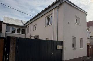 Anlageobjekt in 67578 Gimbsheim, Vermietetes 2 - Familienhaus mit Hof
