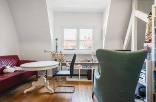 Wohnung kaufen in 40545 Düsseldorf, Bezauberndes Dachgeschoss im Herzen von Oberkassel