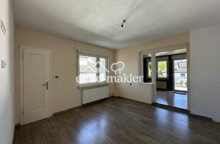 Wohnung kaufen in Lebrechtstrasse 28, 51643 Gummersbach, ZENTRUMSNAH! 1. OG Wohnung ETW in saniertem MFH