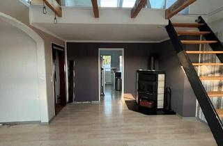 Wohnung kaufen in 58097 Hagen, Hagen - Große Dachgeschosswohnung mit Kamin, Balkon & Galerie
