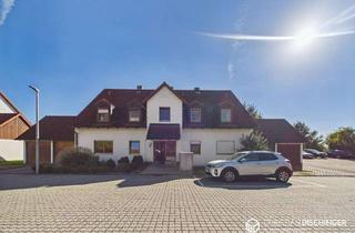Wohnung kaufen in 93096 Köfering, Klein, fein, mein! Gemütliche Dachgeschosswohnung