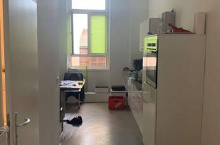 Wohnung mieten in 68159 Mannheim, Gepflegte Altbauwohnung mit großer Wohnküche in renoviertem Altbau!