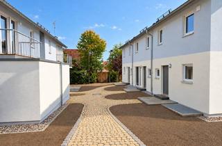 Wohnung mieten in Hochweg, 82234 Weßling, Erstbezug 3-Zimmer-Wohnung in Reiheneckhaus mit gehobener Ausstattung , Terrasse und Garten