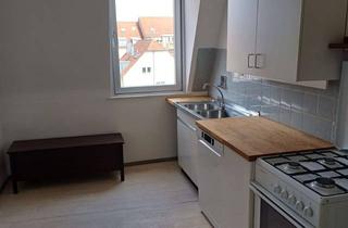 Wohnung mieten in Allersberger Straße 123, 90461 Glockenhof, Nette 2 Zi.-Altbauwohnung mit Charme nähe EWF Studenten willkommen