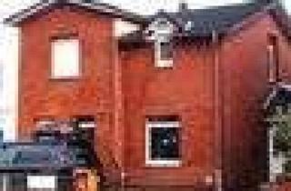 Einfamilienhaus kaufen in 25436 Uetersen, Einfamilienhaus mit vermietetem Anbau