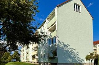 Wohnung kaufen in 01558 Großenhain, Vermietete 4 Zimmerwohnung mit Balkon im Preuskerviertel