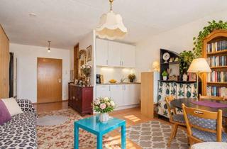 Wohnung kaufen in 85570 Markt Schwaben, Kleine Wohnung, großes Potenzial: 1 Zimmer Wohnung mit Balkon in Markt Schwaben