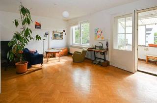 Wohnung kaufen in 31134 Hildesheim, Großzügige 3-Zimmer-Stadtwohnung mit Altbauflair, hohen Decken und Balkon!