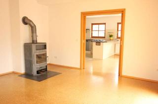 Wohnung kaufen in 86920 Denklingen, Haus-in-Haus-Prinzip: Großzügige Maisonette mit zwei Südbalkonen