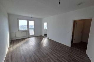 Wohnung mieten in Ringenwalder Straße 57, 12679 Marzahn, Dieser Ausblick überzeugt - 1-Zimmer-Wohnung mit Balkon ruft!