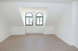 Wohnung mieten in Gustav-Graf-Straße, 01662 Meißen, Frisch renovierte 2-Zimmer-Dachwohnung mit großem Balkon, Bad mit Dusche und separate Essküche