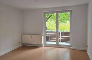 Wohnung mieten in Straße Der Freundschaft 20, 39624 Kalbe, Frisch renoviert! Charmante 3-Zimmer-Wohnung mit Balkon und Tageslichtbad (Wanne) in Kalbe