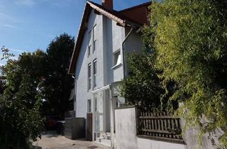 Haus kaufen in 67365 Schwegenheim, 3-Familienhaus mit Terrasse und Balkonen in Schwegenheim