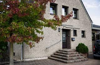 Doppelhaushälfte kaufen in 41516 Grevenbroich, Doppelhaushälfte mit großem Garten in Grevenbroich Kapellen
