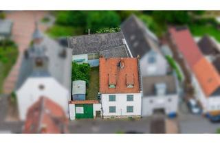 Haus kaufen in 65479 Raunheim, Stark sanierungsbedürftiges Anwesen in Raunheim in Toplage am Main - Denkmalschutzobjekt