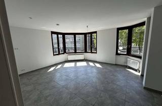 Wohnung kaufen in 68159 Mannheim, Frisch renovierte 3-Zimmer-Wohnung mit Balkon & Parkplatz