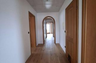 Wohnung mieten in Laubenweg, 86343 Königsbrunn, IN EINER SACKGASSE GELEGEN – 4-ZIMMER-WOHNUNG IN EINEM 2-FAMILIENHAUS IN RUHIGER, ZENTRALER LAGE