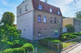 Haus kaufen in 16909 Wittstock, Grundstück 3-Familienhaus und Atelier im Grünen in Wittstock-Stadtlage