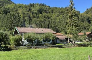 Haus kaufen in 83324 Ruhpolding, Teilrenoviertes EFH mit 2 Bädern, topp EBK, Kachelofen, Doppel-Garage u. Carport in Naturrandlage