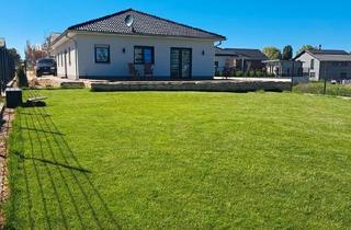 Einfamilienhaus kaufen in 39118 Magdeburg, Magdeburg - Bungalow mit Doppelgarage in MD Lemsdorf