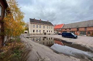 Haus kaufen in 06386 Osternienburger Land, Osternienburger Land - Drei Seitenhof in Hinzdorf zu verkaufen
