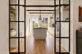 Wohnung kaufen in 50935 Lindenthal, Wohnen auf höchstem Niveau – Altbaucharme auf 5 Zimmern mit großer Terrasse in Lindenthal!