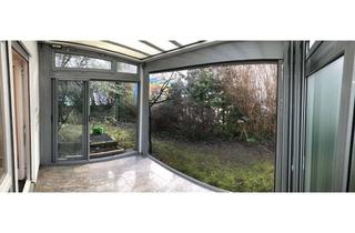 Wohnung mieten in 70176 West, Sonnige, ruhige und geräumige 2 Zimmer Wohnung mit Wintergarten, Garten und TG in Stuttgart, West