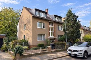 Mehrfamilienhaus kaufen in 40229 Eller, Drei Wohneinheiten, großzügiges Grundstück, viele Möglichkeiten – Mehrfamilienhaus in Eller
