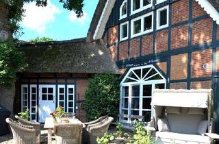 Haus mieten in Im Winkel, 24576 Weddelbrook, Reetgedecktes Fachwerk-Landhaus: ca. 195 m², 5 Zimmer, Sauna, 2 Kaminöfen, Garten