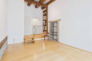 Gewerbeimmobilie kaufen in 71272 Renningen, BEZUGSFREI: Büro, Atelier oder Studio mit Fachwerkcharme - 5 Gehminuten zur S-Bahn, mit Stellplatz